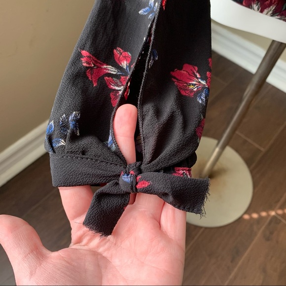 Blue Mint | Back Tie Blouse - Picture 5 of 10